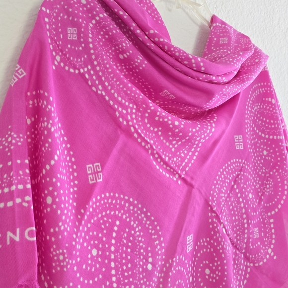 Givenchy Logo Print Pink Scarf - Picture 4 of 7